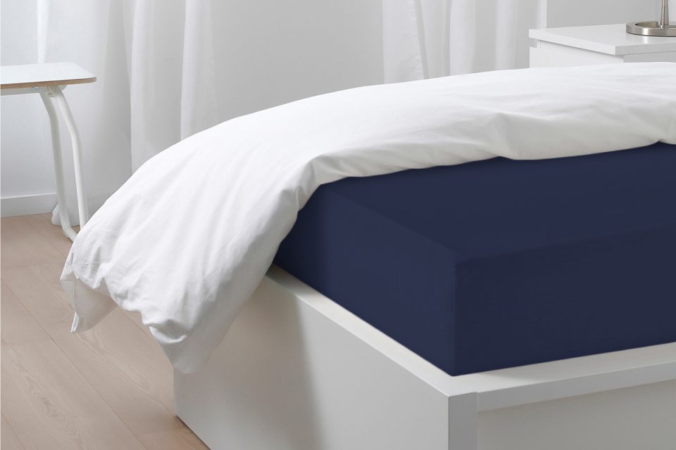 Простыня на резинке Трикотажная темно-синяя