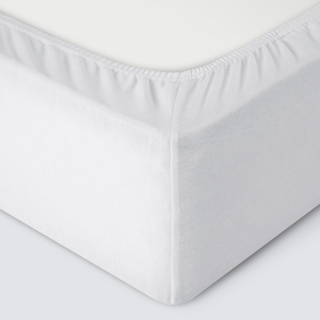 Простыня на резинке Трикотажная белая